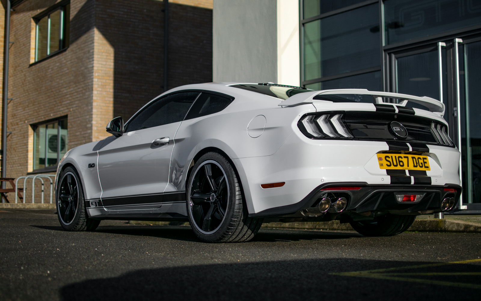 white ford mustang s550 gt